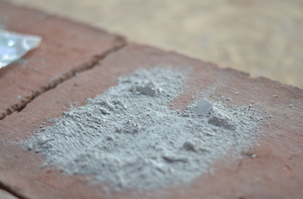 Bild 1 von Lehmfarbe Pfeifenrauch 2.0 samtrau (Hellgrau)  / (Menge) 1,0 kg