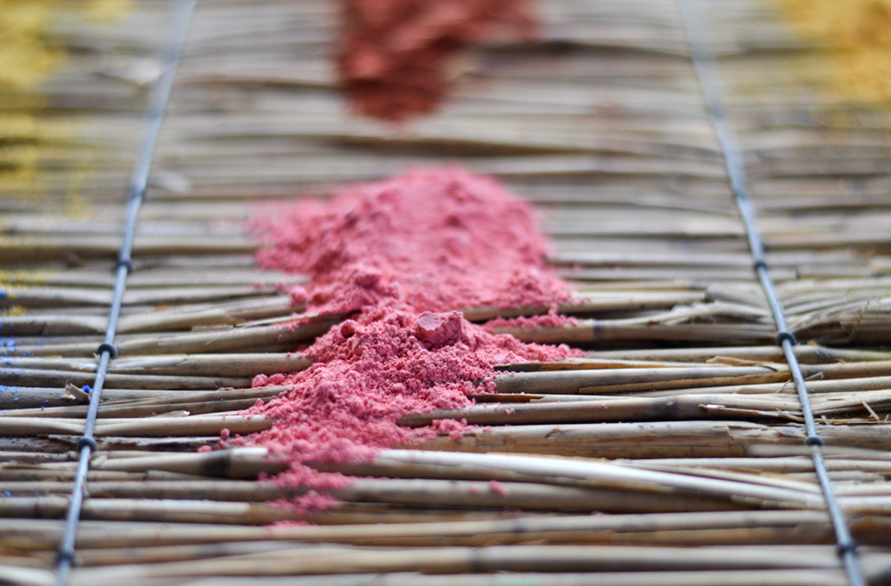 Bild 1 von Lehmfarbe Rose 2.0 (Rosarot) samtrau  / (Menge) 0,25 kg